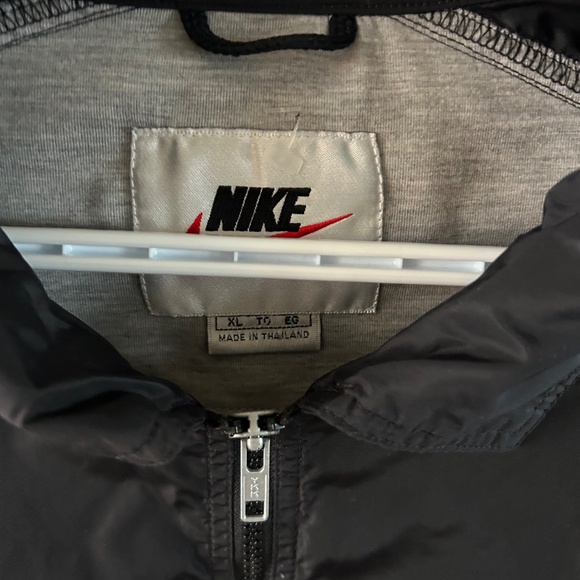 Men's Vintage Nike Light Weight Full Zipper Jacket Black w/Orange & Yellow - Picture 6 of 6